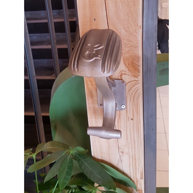 EMD vintage helmet holder